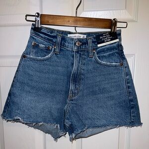 Abercrombie & Fitch High Rise Jean Shorts, NWT! Size 23 ( a size 000 in US)